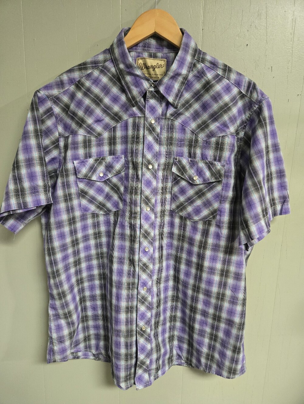 Wrangler Shirt Mens XL Purple Plaid Cotton Polyester Button-Up Short Sleeve Snap